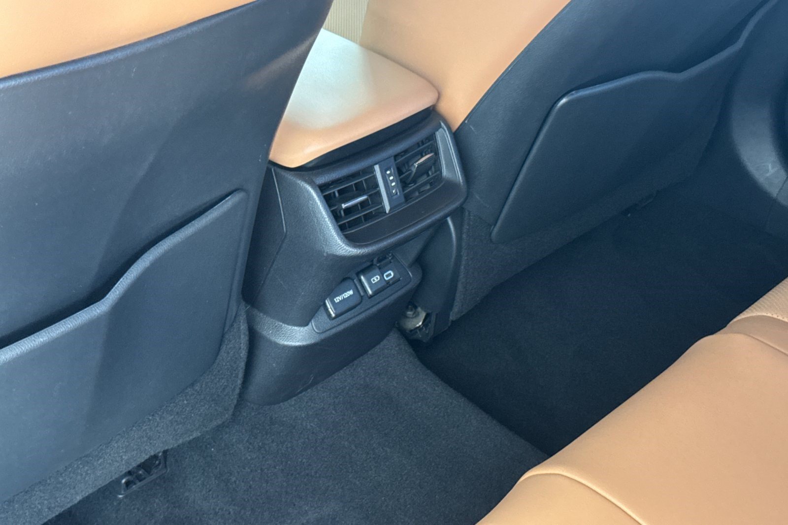 Used 2024 Lexus ES 300h w/ Premium Package FWD image 16