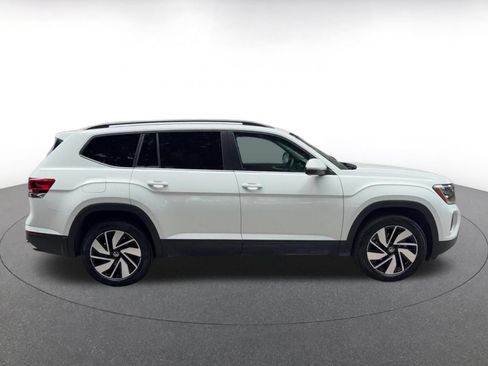 Used 2025 Volkswagen Atlas SE AWD/4WD image 16