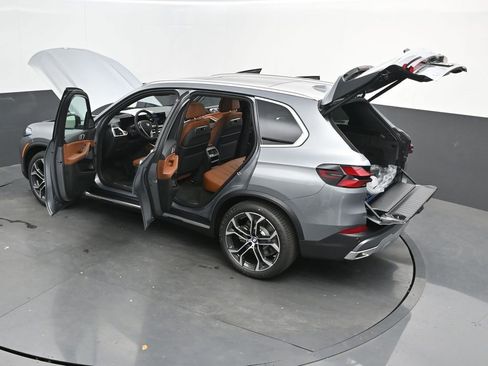 Used 2026 BMW X5 xDrive50e w/ Premium Package image 58