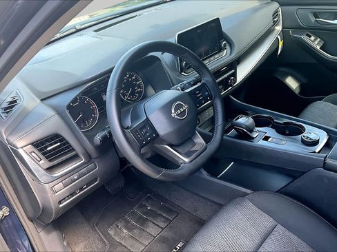 Used 2026 Nissan Rogue SV AWD/4WD image 18