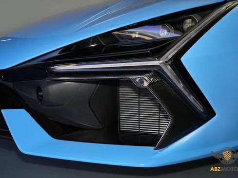 Used 2025 Lamborghini Revuelto image 17