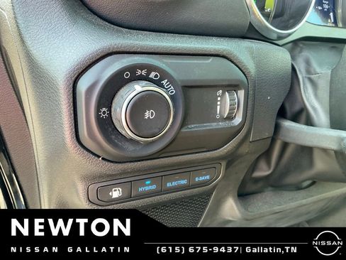 Used 2023 Jeep Wrangler Unlimited Sahara w/ Cold Weather Group AWD/4WD image 19
