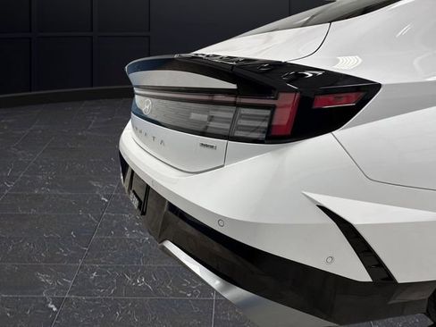 Used 2025 Hyundai Sonata Limited image 33