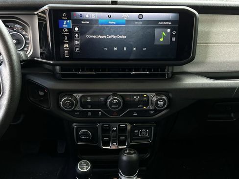 Used 2026 Jeep Wrangler Unlimited Sport AWD/4WD image 16