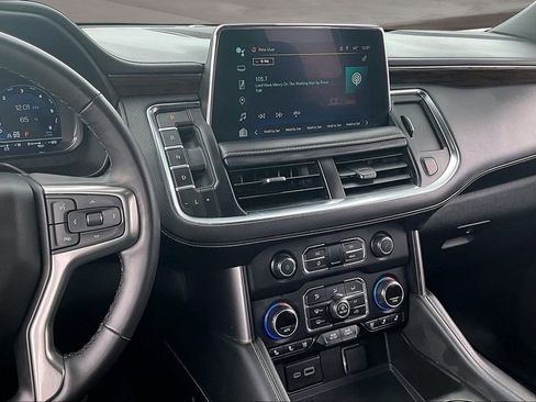 Used 2024 Chevrolet Suburban Premier image 9