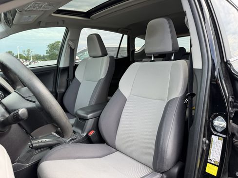 Used 2015 Toyota RAV4 XLE FWD image 7