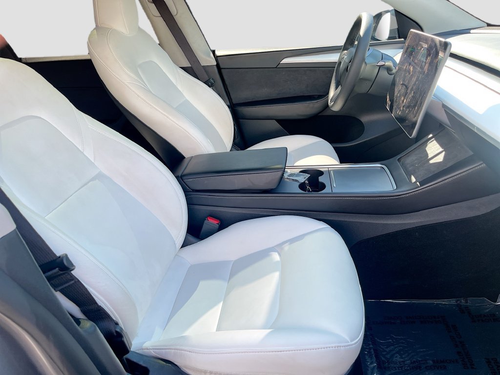 Used 2025 Tesla Model Y Long Range AWD/4WD image 30