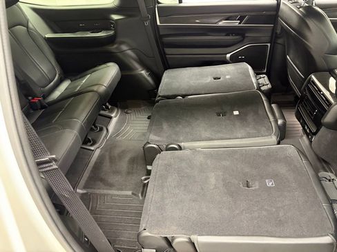 Used 2022 Jeep Wagoneer Series III image 44