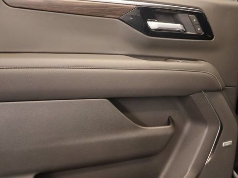 New 2026 Chevrolet Suburban Premier w/ Sun And Tow Package AWD/4WD image 28