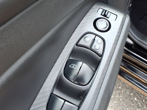 Used 2023 Nissan Altima 2.5 S FWD image 12