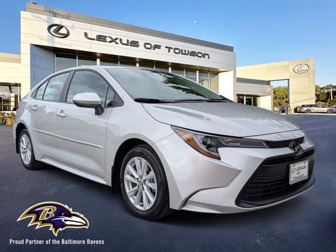 Used 2026 Toyota Corolla LE w/ LE Premium Package FWD image 1