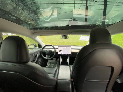 Used 2018 Tesla Model 3 image 7