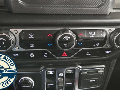 Used 2021 Jeep Wrangler Unlimited Sport AWD/4WD image 15