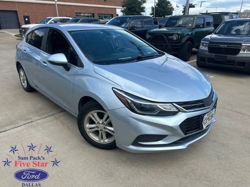 Used 2017 Chevrolet Cruze LT w/ Convenience Package FWD image 1