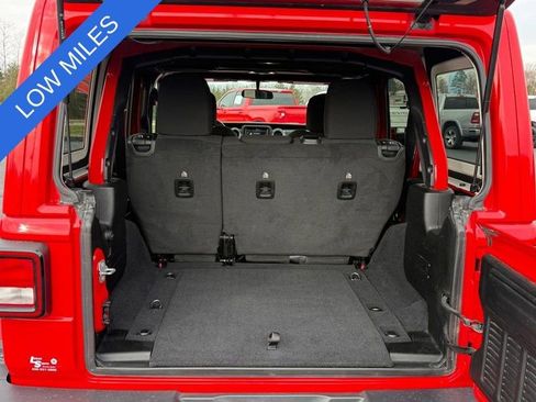 Used 2020 Jeep Wrangler Unlimited Sahara image 4