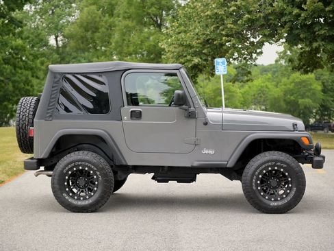 Used 2004 Jeep Wrangler 4WD w/ 30" Tire & Wheel Group image 5