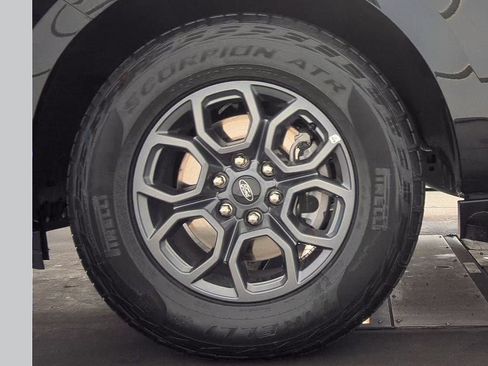 Used 2025 Ford Expedition Active AWD/4WD image 9