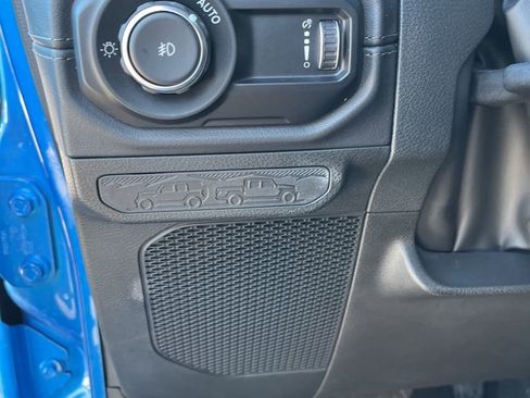 Used 2024 Jeep Wrangler Unlimited Rubicon w/ Convenience Group image 18