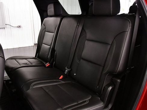 Used 2023 Chevrolet Traverse LT w/ LPO, Floor Liner Package image 29
