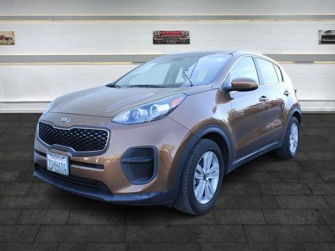 Used 2017 Kia Sportage LX FWD image 3