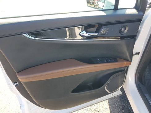 Certified 2022 Lincoln Nautilus Reserve w/ Equipment Group 201A image 10