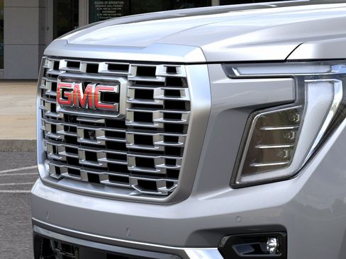 New 2026 GMC Yukon XL Denali w/ Denali Reserve Package AWD/4WD image 15