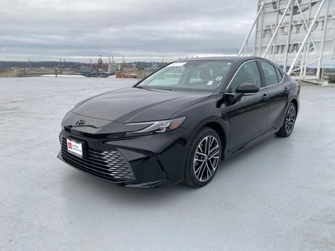 Certified 2025 Toyota Camry XLE image 7