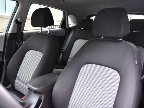 Used 2019 Hyundai Kona SE w/ Cargo Package image 17