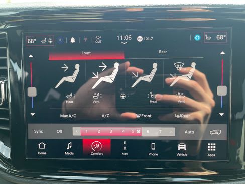 Used 2024 Dodge Durango GT image 24