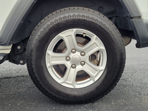 Used 2019 Jeep Wrangler Sport AWD/4WD image 11
