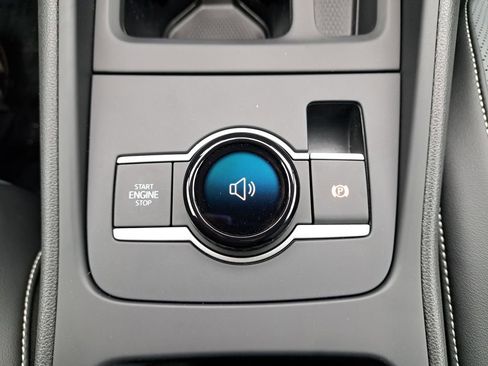 New 2025 Volkswagen Tiguan SE AWD/4WD image 24