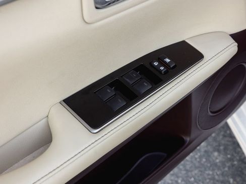 Used 2018 Lexus ES 350 w/ Premier Package FWD image 9