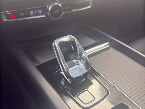 New 2026 Volvo XC60 B5 Ultra w/ Climate Package image 22