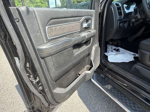 Used 2025 RAM 2500 Big Horn AWD/4WD image 16
