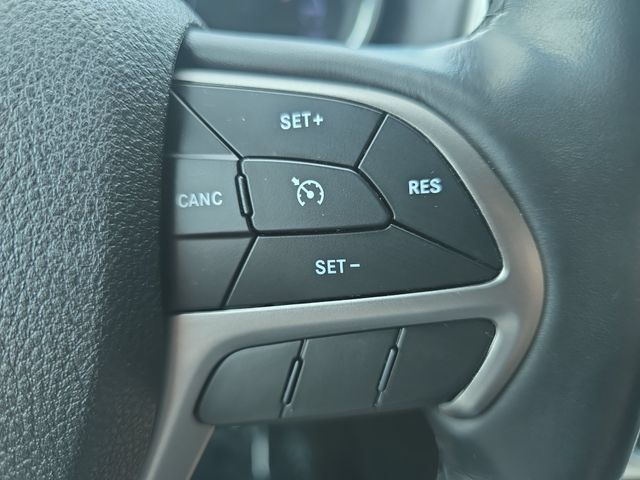 Used 2018 Jeep Grand Cherokee Altitude AWD/4WD image 26
