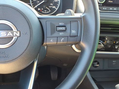 Used 2024 Nissan Rogue S FWD image 19