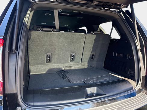 Used 2022 GMC Yukon SLT w/ SLT Luxury Package image 11