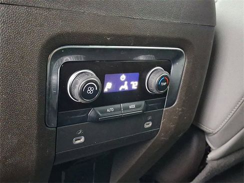 Certified 2023 Chevrolet Suburban LT image 12