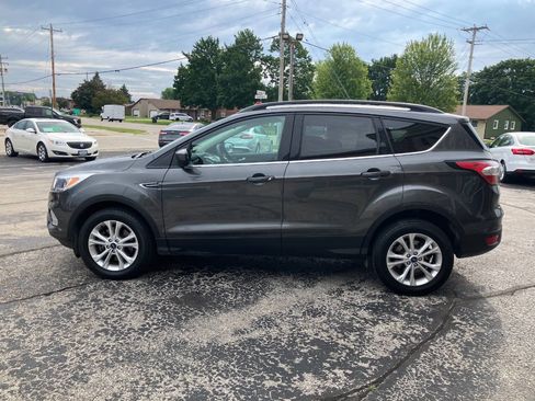 Used 2018 Ford Escape SE AWD/4WD image 6