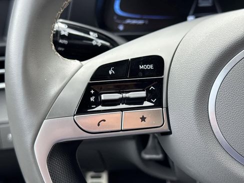 Certified 2025 Hyundai Elantra Sport image 10