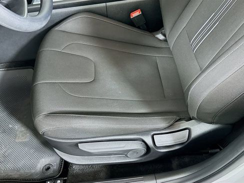 Used 2024 Hyundai Elantra SEL image 20