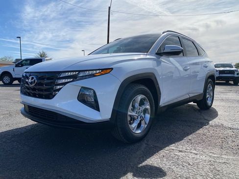Used 2022 Hyundai Tucson SEL FWD image 2