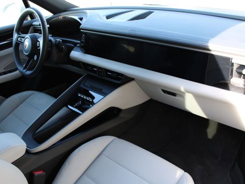 Certified 2024 Porsche Macan 4 Electric image 23