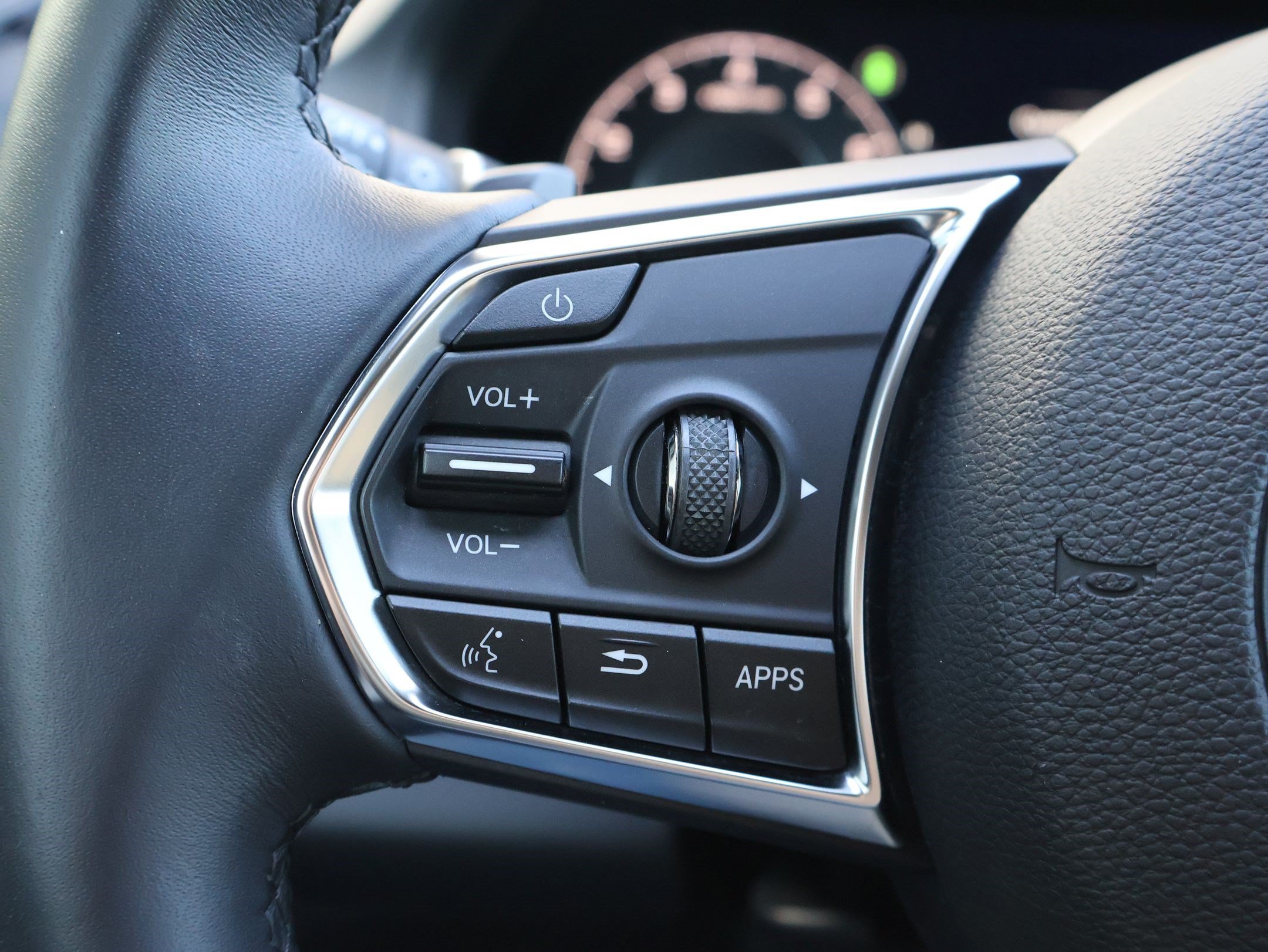 Used 2025 Acura RDX SH-AWD image 18