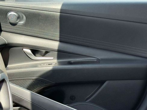 Used 2021 Hyundai Elantra SEL FWD image 19