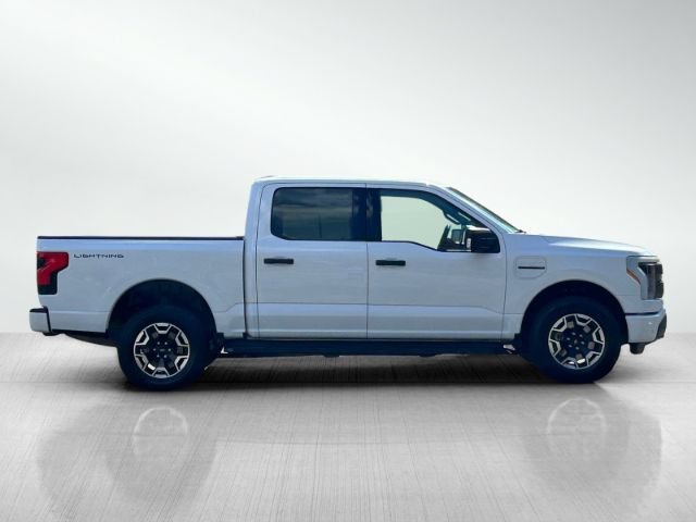 Used 2022 Ford F150 Lightning XLT AWD/4WD image 3