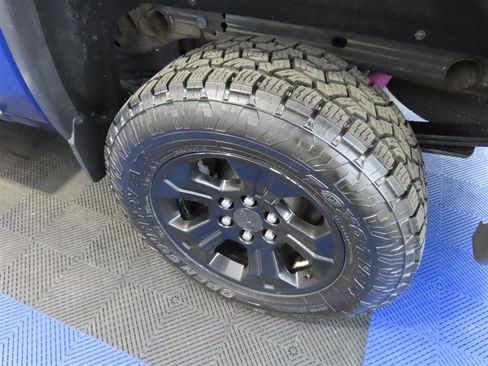 Used 2017 GMC Sierra 1500 SLT w/ All Terrain X Package AWD/4WD image 7