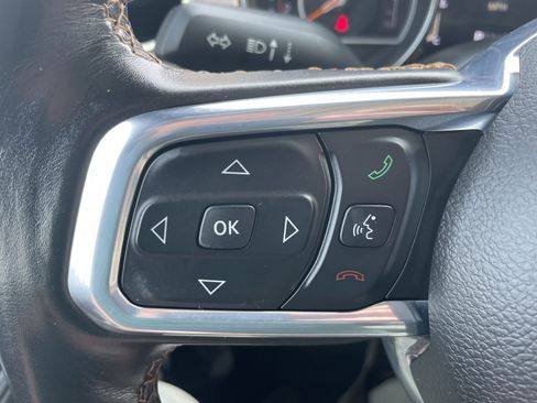 Used 2023 Jeep Wrangler Unlimited Sahara AWD/4WD image 15