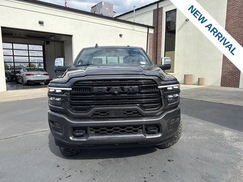 Used 2025 RAM 2500 Laramie AWD/4WD image 2