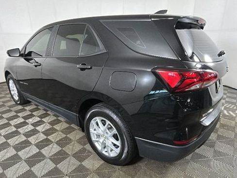 Used 2022 Chevrolet Equinox LS FWD image 5